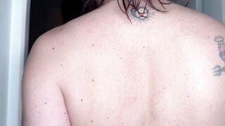 Eliebymer baise sous la douche  4K